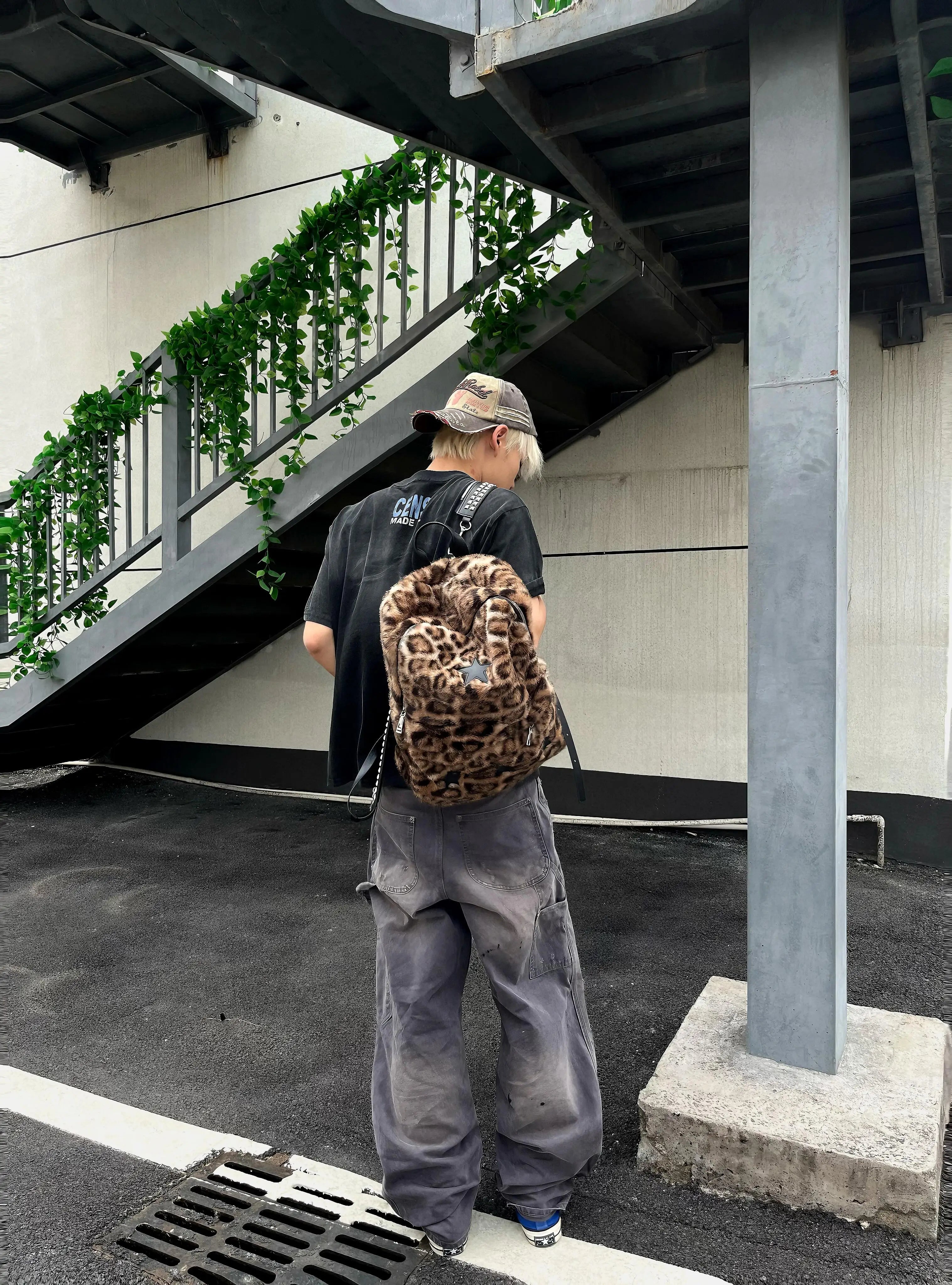 TSAOOJ retro washed vintage art letter direct spray printed short sleeved vintage loose fit T-shirt