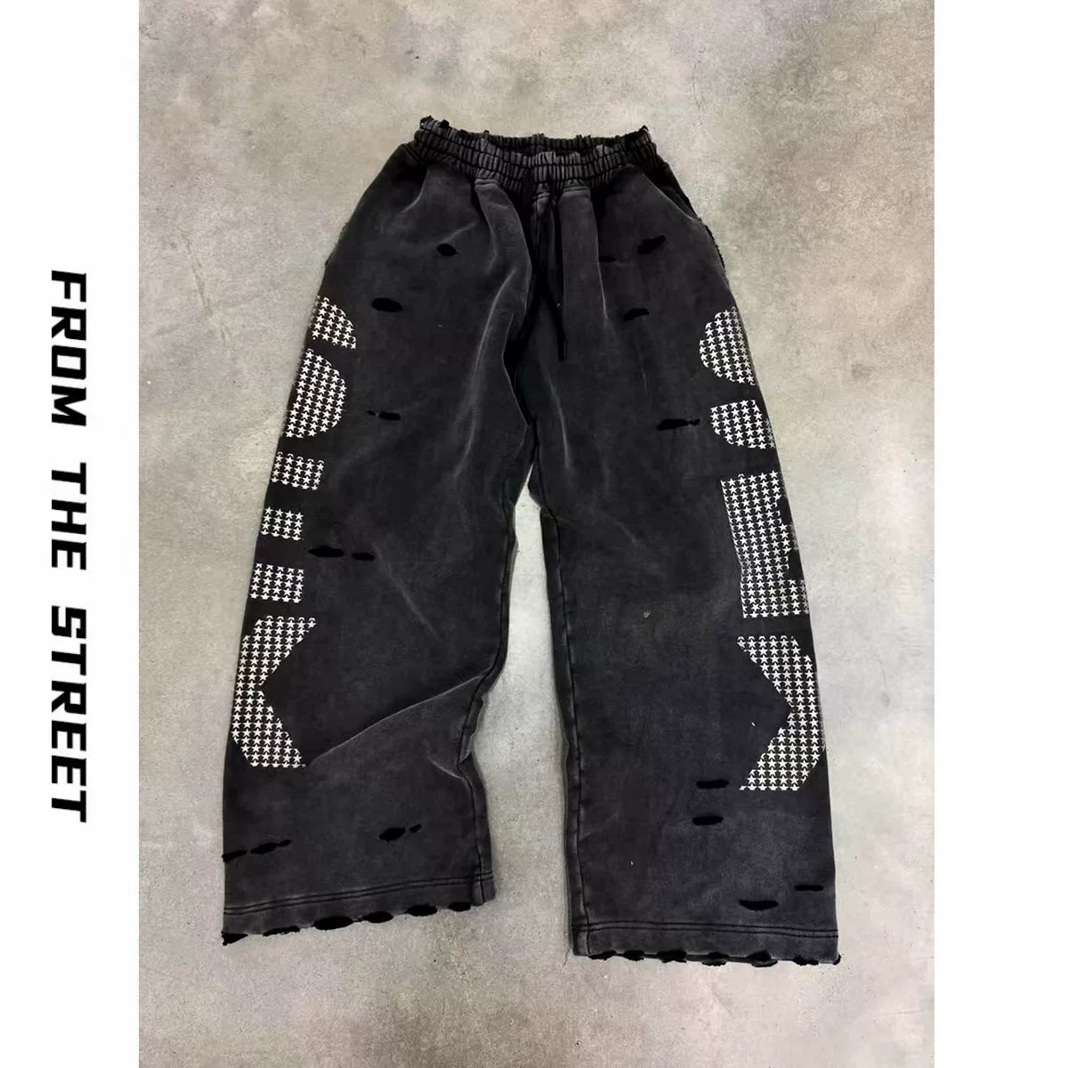 From THE STREET, a street style 430g heavyweight silver star print with a hanging retro baggy sweatshirt