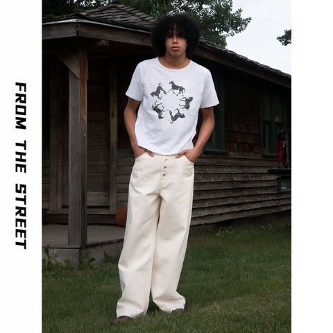 From THE STREET, a short sleeved T-shirt made of bamboo cotton with printed shoulder sleeves for the Year of the Horse on the street, designed for men