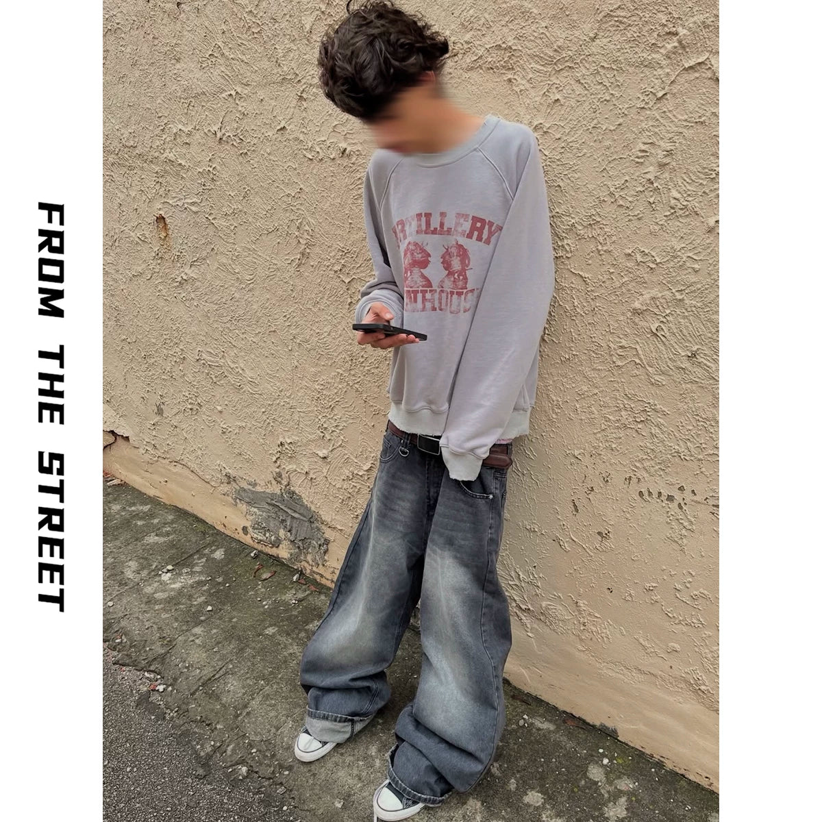 From THE STREET, a street style retro short, wide, gray autumn and winter short collection for men wearing hoodies