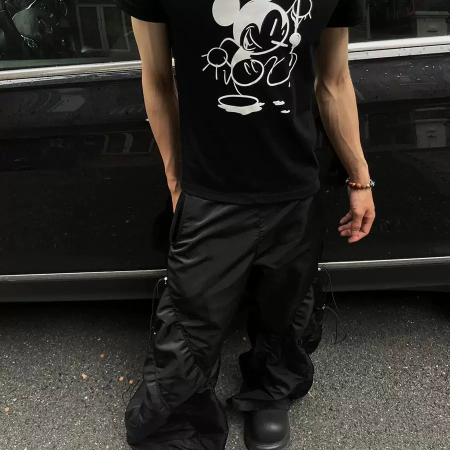New Mickey cartoon style short sleeved T-shirt from the street with a small neckline, front shoulder, slim fit, and a clean fit for men