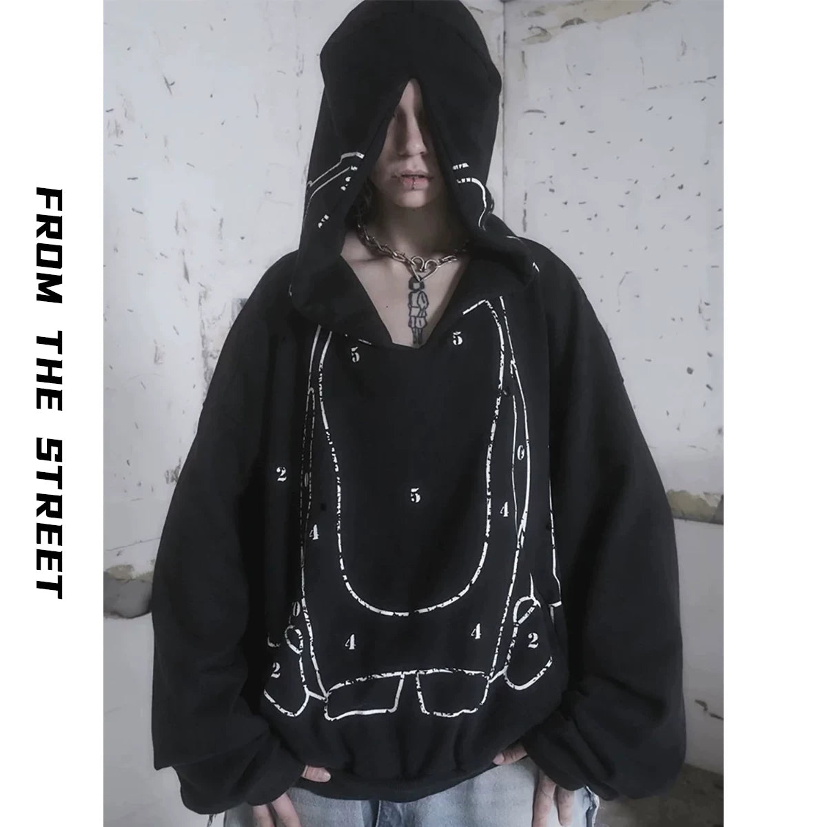 From the street, American style Vibe covers, bullet holes, bullseyes, human body prints, ripped holes, hoodies, ninja hoodies, men's and women's fashion trends
