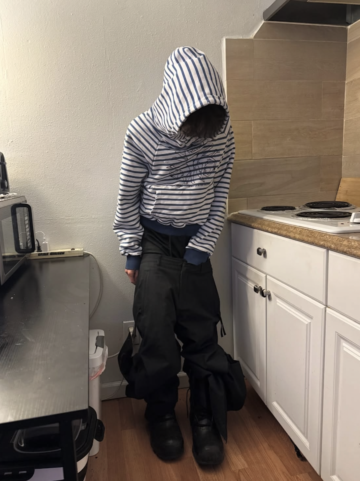 From THE STREET Street Sea Soul Striped Graffiti Hoodie Waist Short Wide Boxyfit Hoodie Male