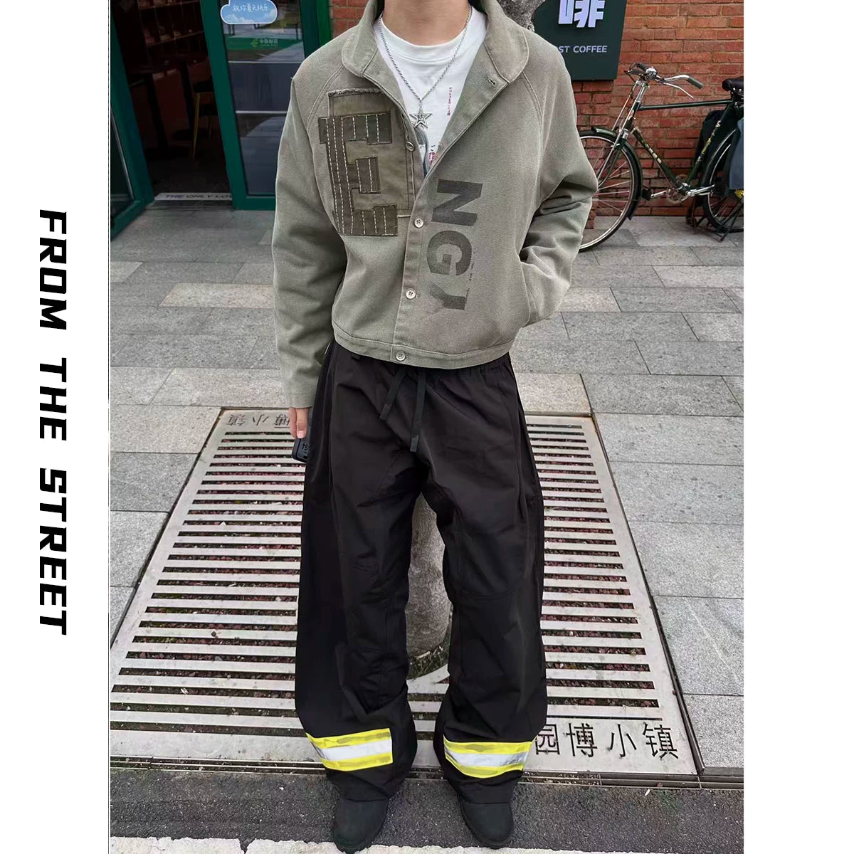 From street firefighting work pants with curved knives, three-dimensional silhouette, loose and wide legs, stacked reflective casual skiing pants